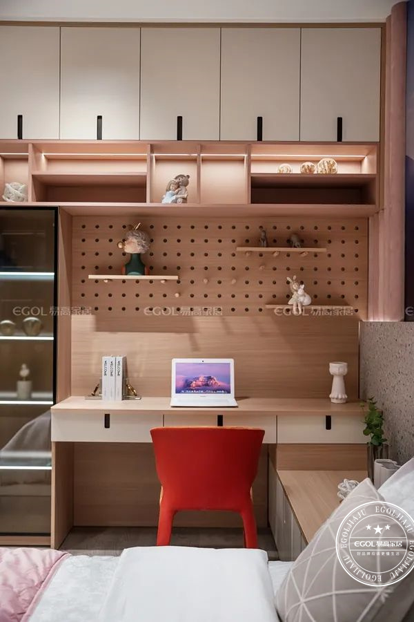 現(xiàn)代極簡風(fēng)家居